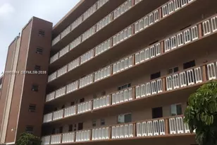 301 NE 14th Ave, Hallandale Beach, FL 33009 - Photo 2