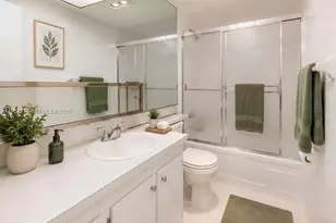 301 NE 14th Ave, Hallandale Beach, FL 33009 - Photo 4