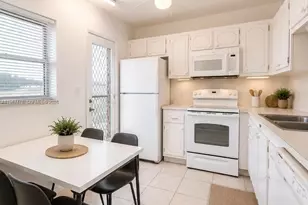 301 NE 14th Ave, Hallandale Beach, FL 33009 - Photo 10