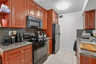 9777 NW 46th Terrace, Doral, FL 33178 - Photo 10