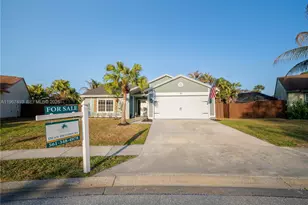 131 Rosewood Cir, Jupiter, FL 33458 - Photo 4