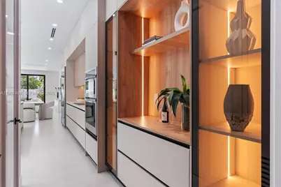 608 SW 16th Ct, Fort Lauderdale, FL 33315 - Photo 12