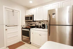 20 SE 12th St, Dania Beach, FL 33004 - Photo 10