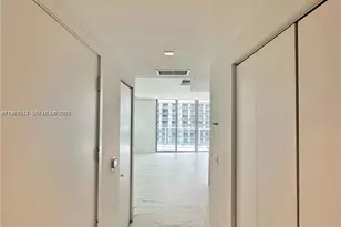 488 NE 18th St, Miami, FL 33132 - Photo 10
