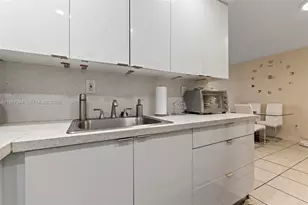 606 W 81st St, Hialeah, FL 33014 - Photo 14