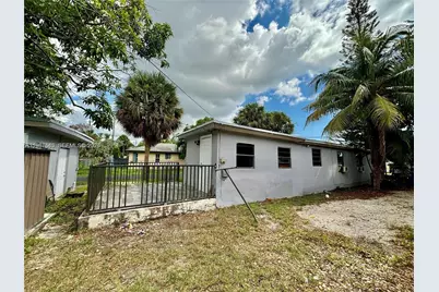 729 NW 19th Ave #b, Fort Lauderdale, FL 33311 - Photo 1