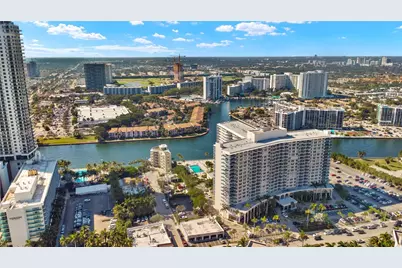 12 Seacrest Pkwy #3, Hollywood, FL 33019 - Photo 8