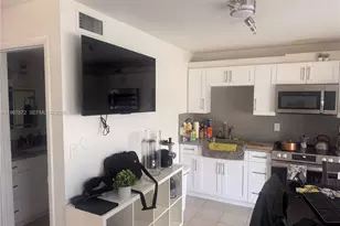 3215 N Ocean Dr, Hollywood, FL 33019 - Photo 8