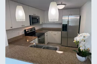 60 NW 37th Ave #700, Miami, FL 33125 - Photo 4