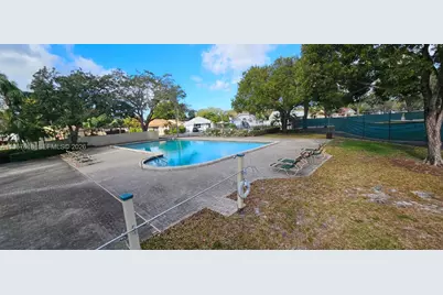 1251 SW 84th Ter, Pembroke Pines, FL 33025 - Photo 48