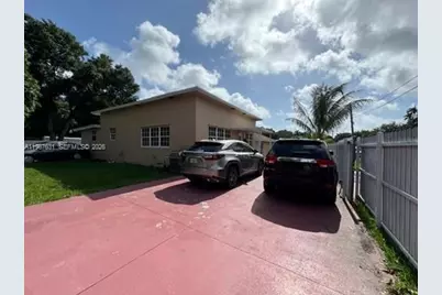 735 NE 152nd St, Miami, FL 33162 - Photo 2