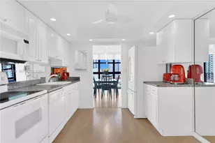 600 Parkview Dr, Hallandale Beach, FL 33009 - Photo 8