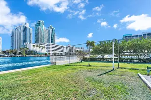 600 Parkview Dr, Hallandale Beach, FL 33009 - Photo 30