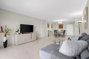 300 Bayview Dr, Sunny Isles Beach, FL 33160 - Photo 12