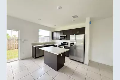 2701 SE 15th St, Homestead, FL 33035 - Photo 2