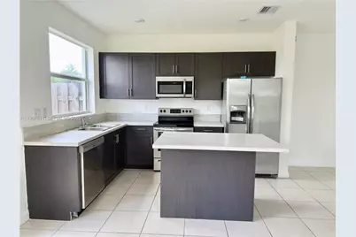 2701 SE 15th St, Homestead, FL 33035 - Photo 4