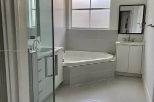 11042 NW 48th Ln, Doral, FL 33178 - Photo 4