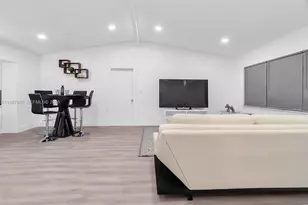 658 SW 1st Ct, Boynton Beach, FL 33426 - Photo 10