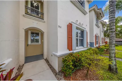 951 NE 42nd Ter, Homestead, FL 33033 - Photo 2