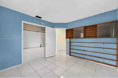 1919 NW 38th St, Oakland Park, FL 33309 - Photo 16