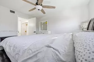 8027 Lake Dr, Doral, FL 33166 - Photo 16