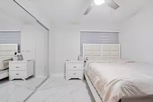 8027 Lake Dr, Doral, FL 33166 - Photo 14