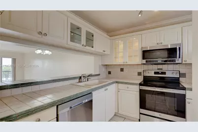 10155 NW 9th St Cir #4-401, Miami, FL 33172 - Photo 10