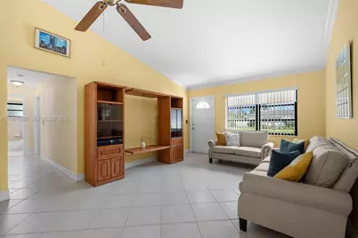 101 NE 2nd Pl #0, Dania Beach, FL 33004 - Photo 2