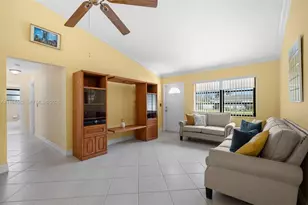 101 NE 2nd Pl, Dania Beach, FL 33004 - Photo 2