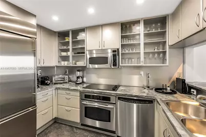 540 West Ave #2311, Miami Beach, FL 33139 - Photo 6