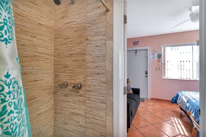 322 Harding St #B202, Hollywood, FL 33019 - Photo 28