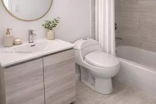 915 NE 199th St, Miami, FL 33179 - Photo 4