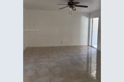 348 S Federal Hwy #27, Dania Beach, FL 33004 - Photo 2