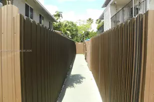 15690 SW 82nd Cir Ln, Miami, FL 33193 - Photo 4