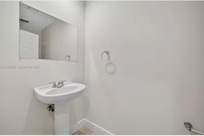 617 SW 1st Ave, Pompano Beach, FL 33060 - Photo 14