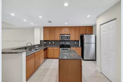 617 SW 1st Ave, Pompano Beach, FL 33060 - Photo 18