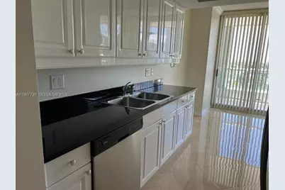 21055 Yacht Club Dr #1009, Aventura, FL 33180 - Photo 8