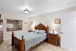 9326 NW 121st St, Hialeah Gardens, FL 33018 - Photo 20