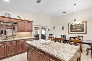 9326 NW 121st St, Hialeah Gardens, FL 33018 - Photo 16