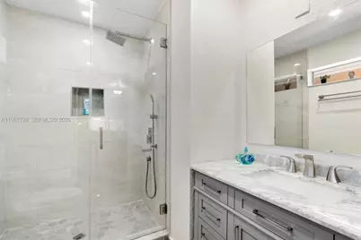 9326 NW 121st St #115, Hialeah Gardens, FL 33018 - Photo 24