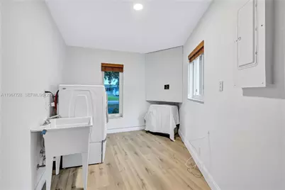 3211 Calle Largo Dr, Hollywood, FL 33021 - Photo 14