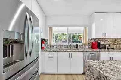 3211 Calle Largo Dr, Hollywood, FL 33021 - Photo 8