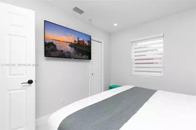 2376 NW 2nd St, Miami, FL 33125 - Photo 14