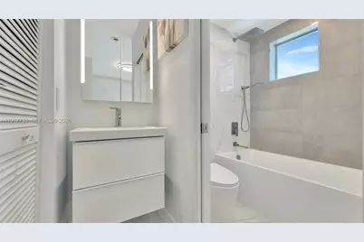 734 Michigan Ave, Miami Beach, FL 33139 - Photo 36