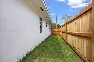 574 NW 98th St, Miami, FL 33150 - Photo 36