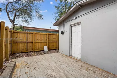 574 NW 98th St, Miami, FL 33150 - Photo 42