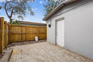 574 NW 98th St, Miami, FL 33150 - Photo 42