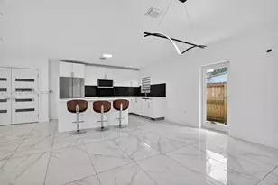 574 NW 98th St, Miami, FL 33150 - Photo 12