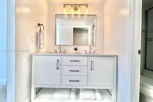 600 NE 36th St, Miami, FL 33137 - Photo 8