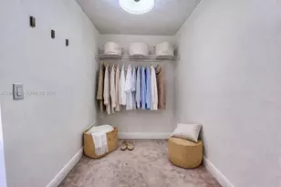 600 NE 36th St, Miami, FL 33137 - Photo 10